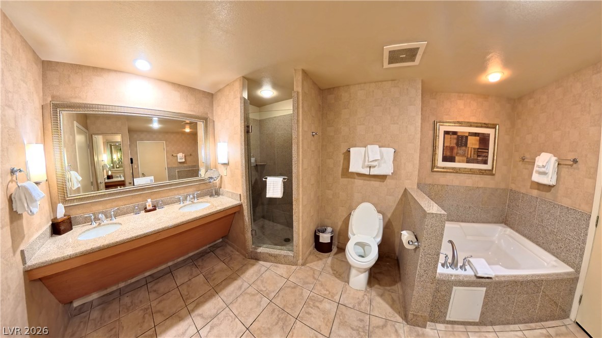 Photo 19 of 20, 211 E Flamingo Road #817