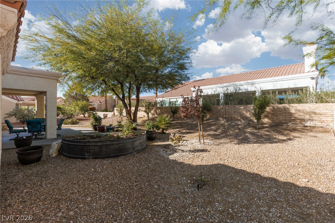 Photo 19 of 23, 2409 Desert Sands Drive