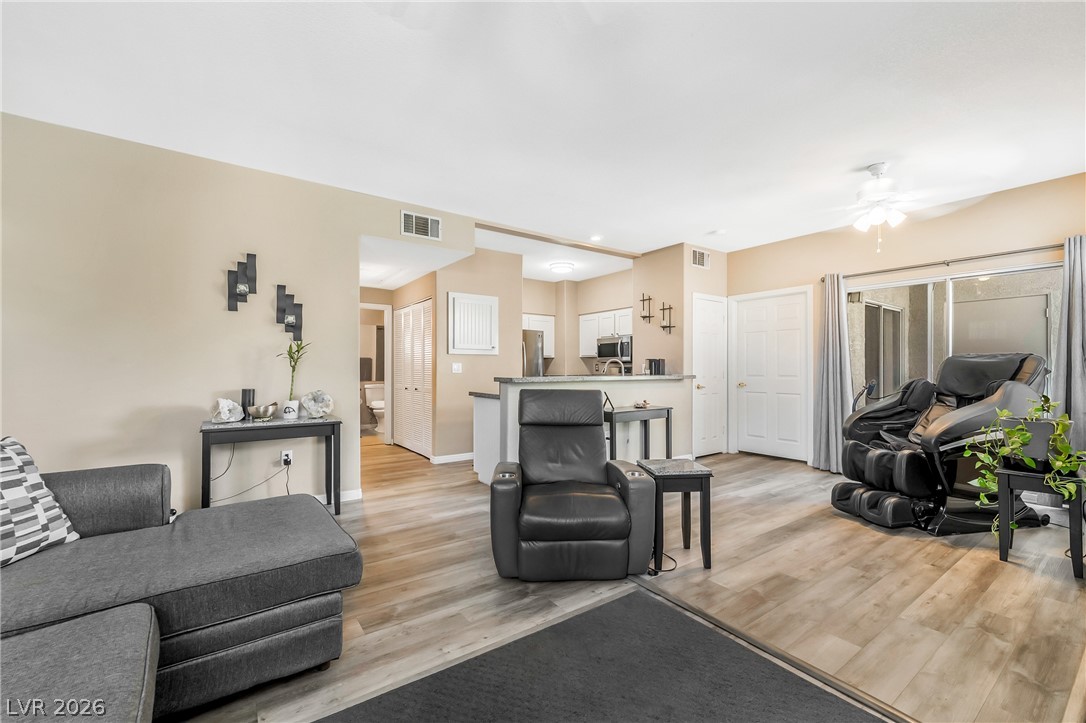 Photo 10 of 37, 2251 Wigwam Parkway #1812