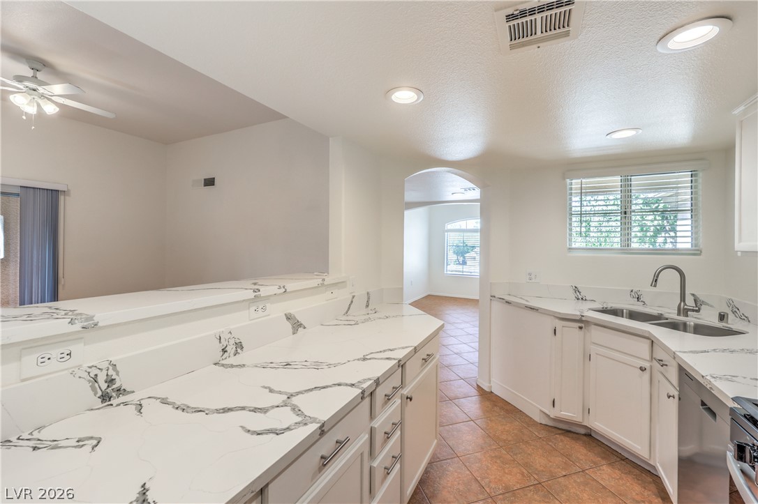 Photo 9 of 30, 7400 W Flamingo Road #2051