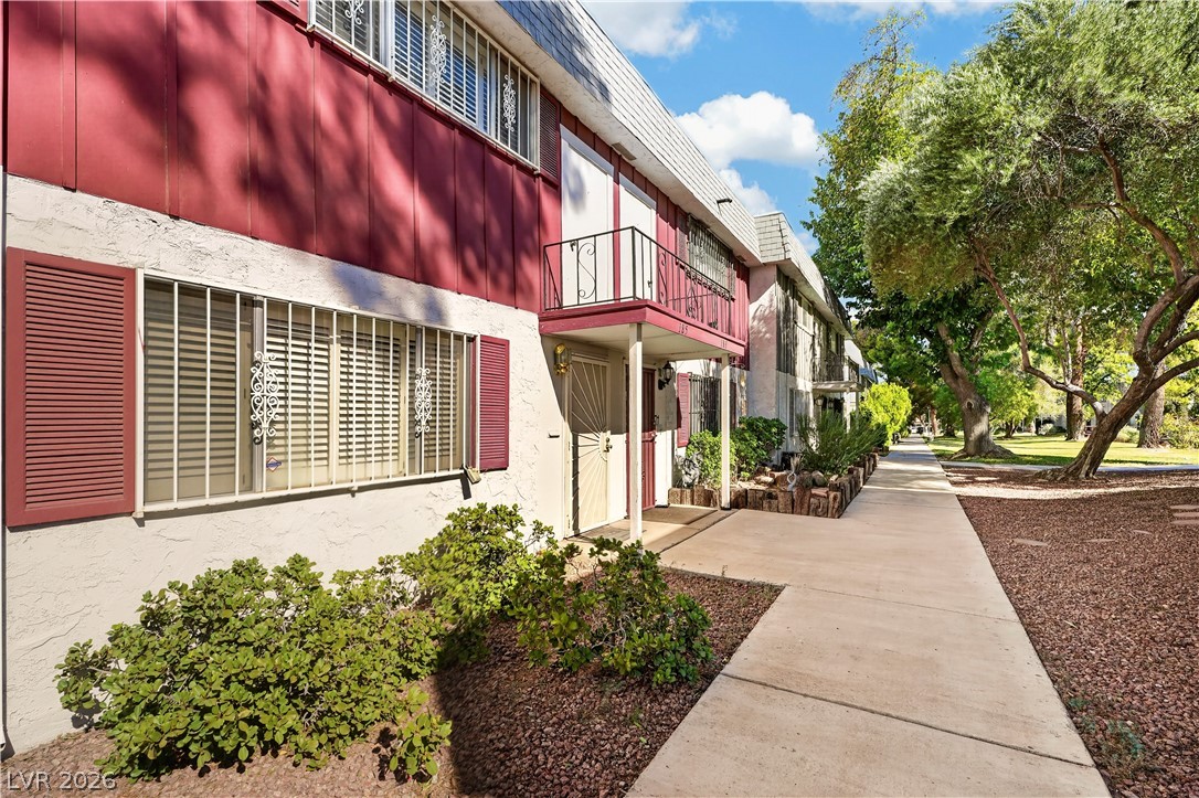 Photo 4 of 185 Pecos Way #6