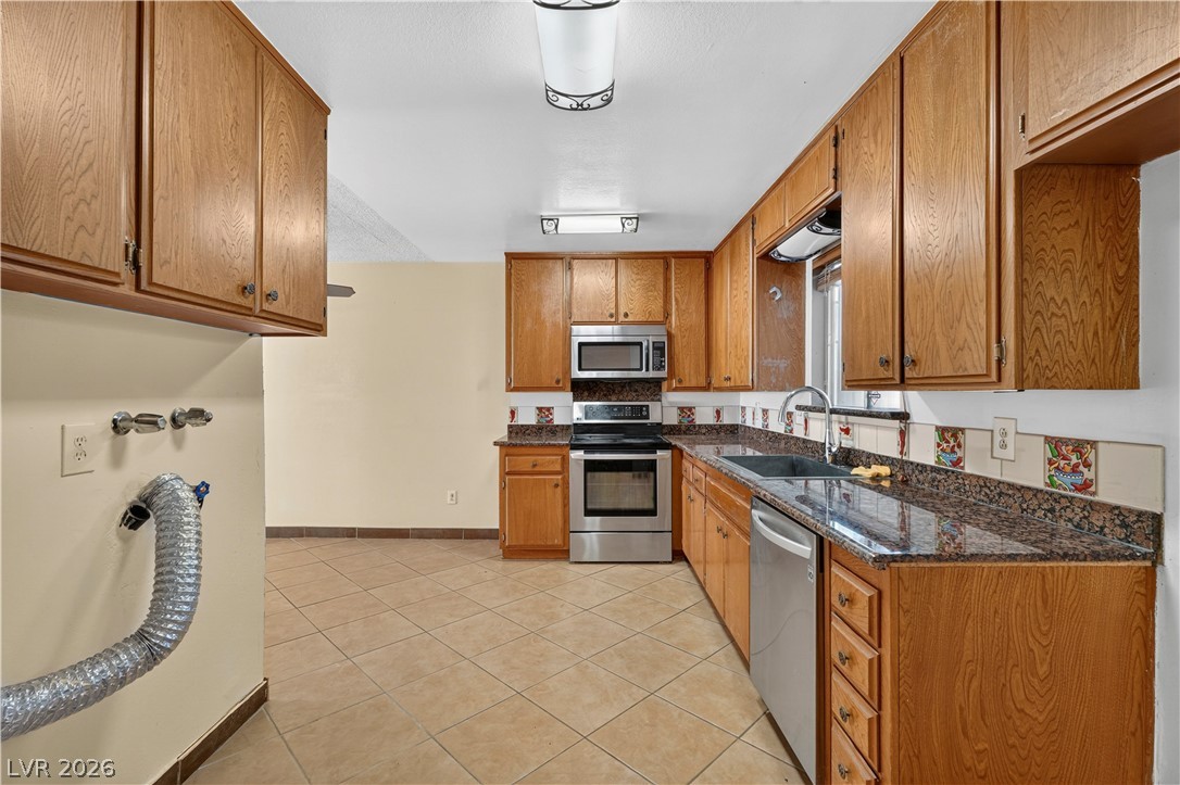Photo 13 of 28, 185 Pecos Way #6