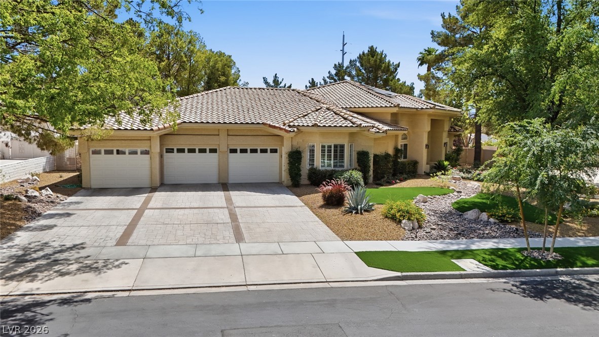 2212 Chatsworth Court, Henderson 89074