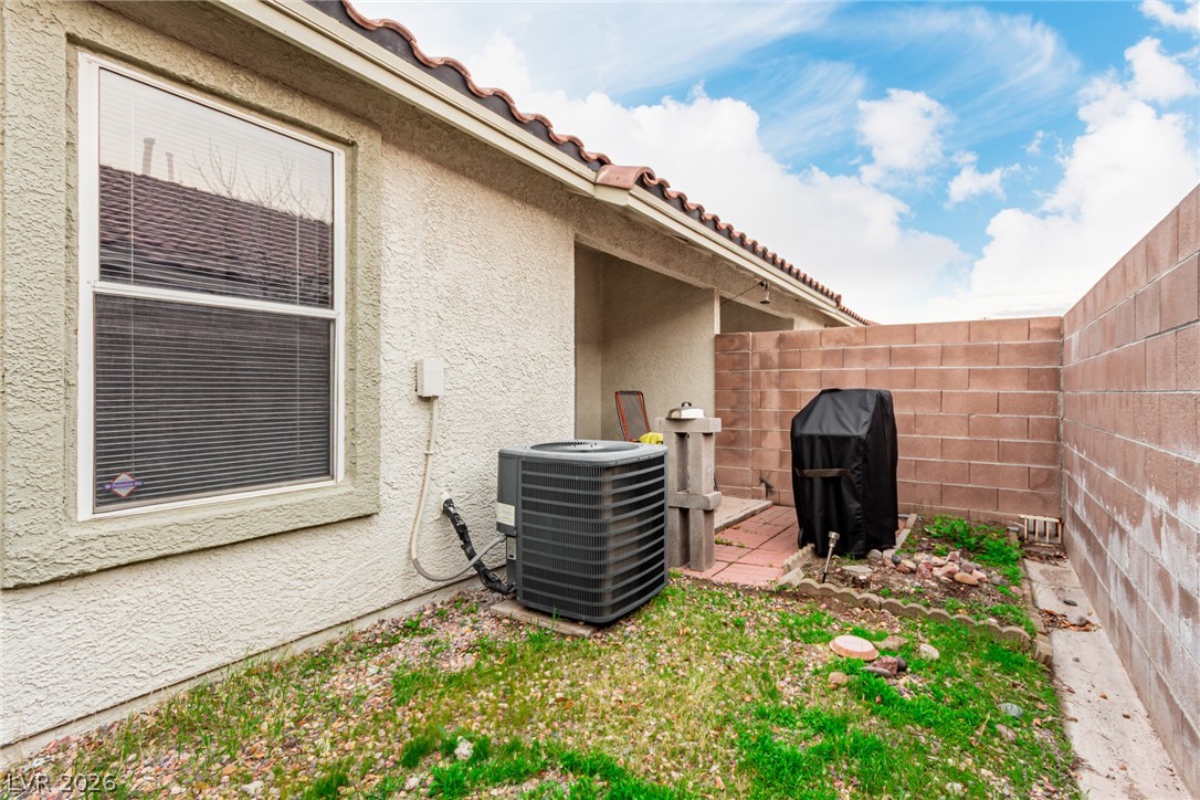 Photo 24 of 35, 115 Tapatio Street