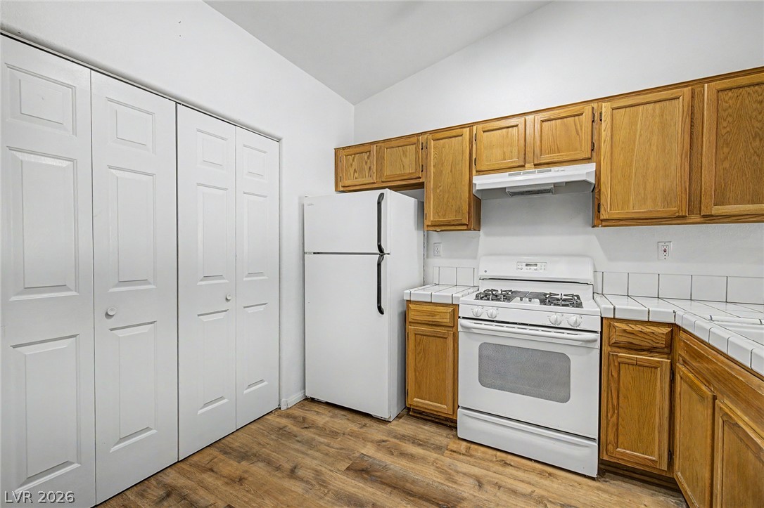 Photo 11 of 35, 115 Tapatio Street