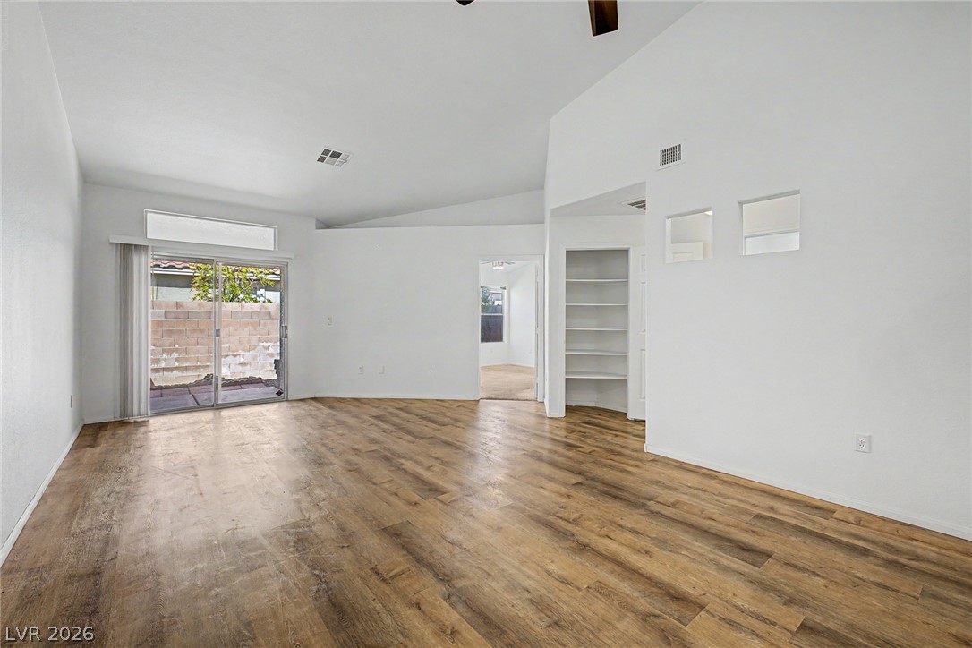 Photo 8 of 35, 115 Tapatio Street