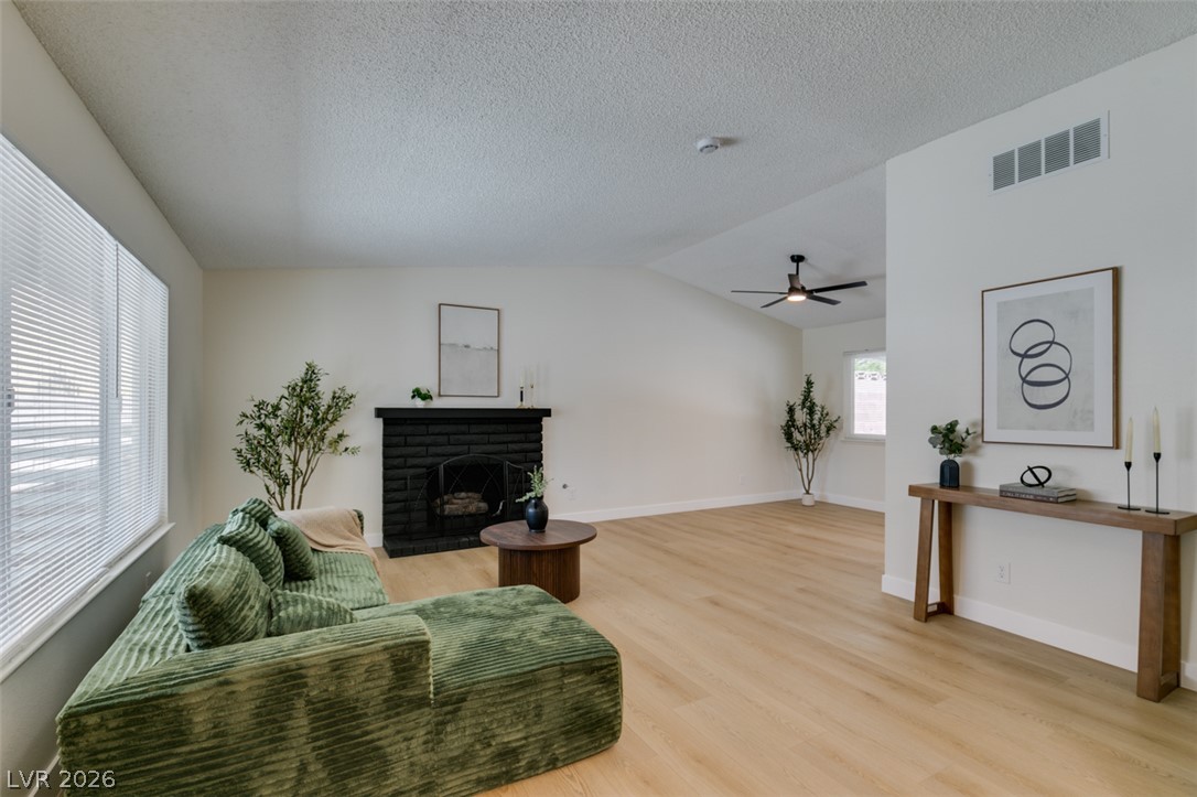 Photo 5 of 1816 Longmeadow Street
