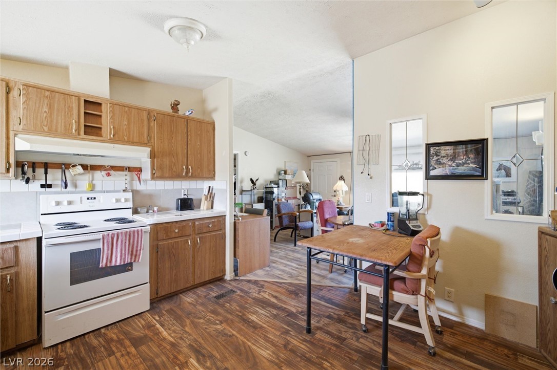 Photo 20 of 41, 1931 W Carrol Street