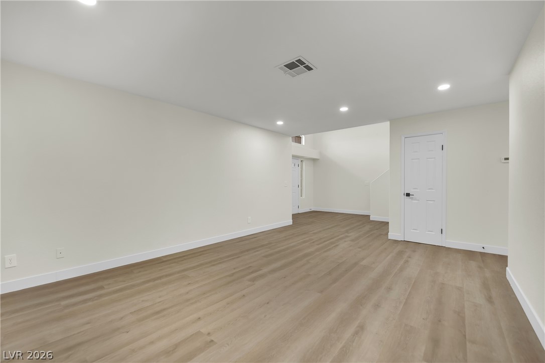 Photo 5 of 1220 Triumph Court