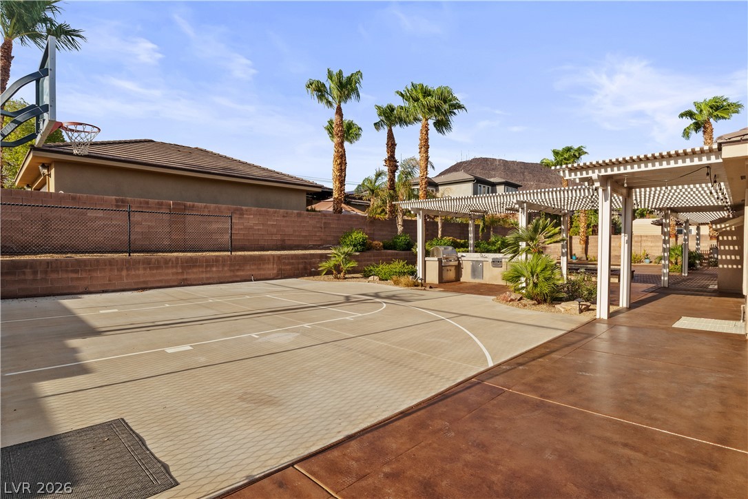 Photo 46 of 56, 201 W Delamar Drive