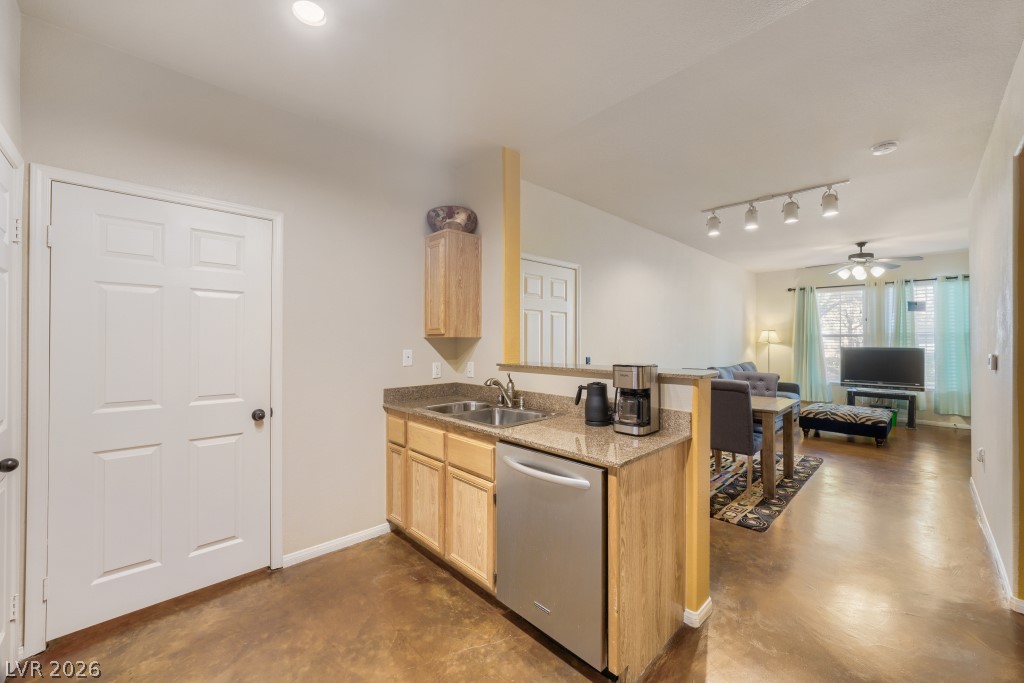 Photo 6 of 29, 10550 W Alexander Road #1108