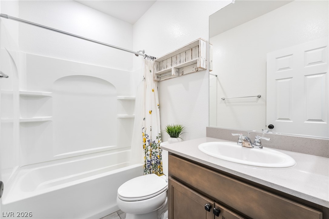 Photo 13 of 46, 9336 Langley Avenue