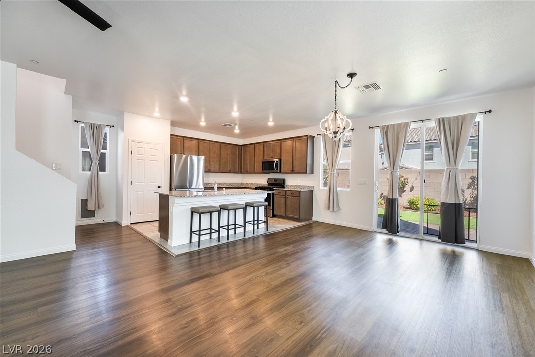 Photo 8 of 46, 9336 Langley Avenue