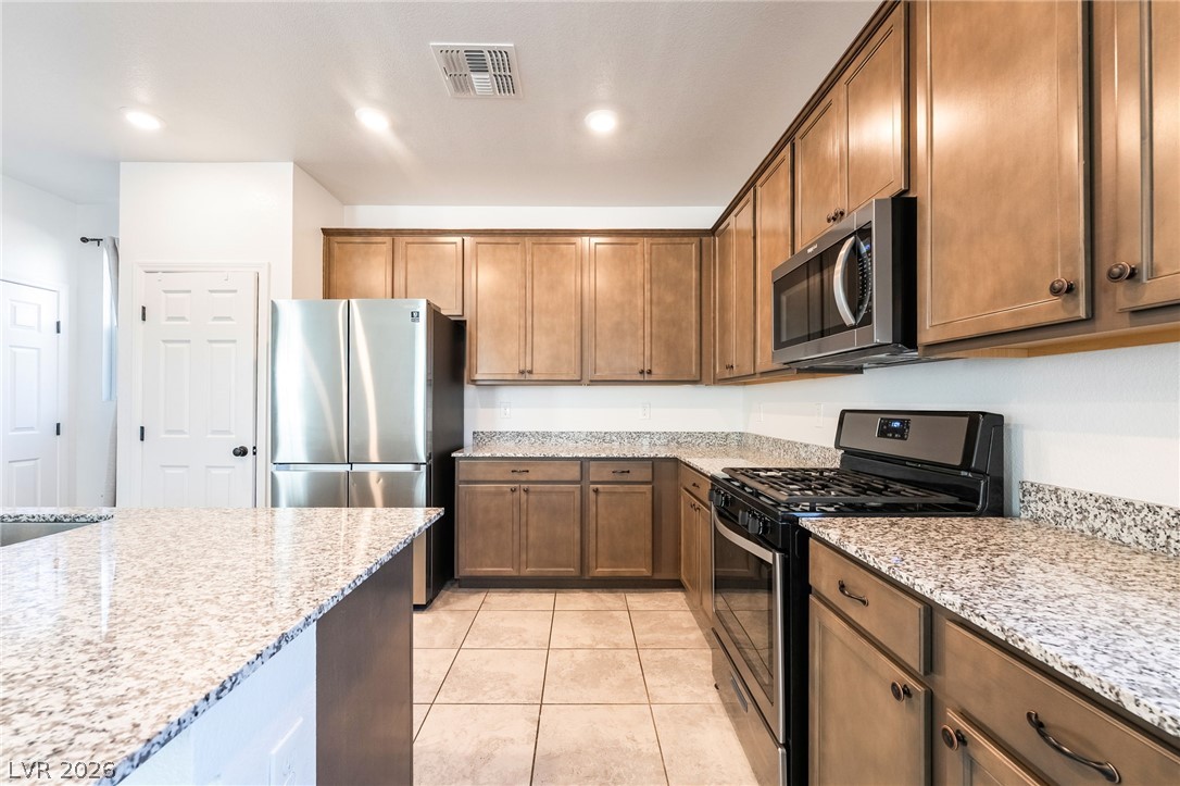 Photo 10 of 46, 9336 Langley Avenue