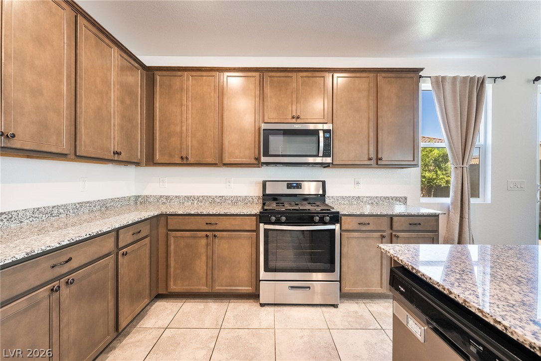 Photo 11 of 46, 9336 Langley Avenue