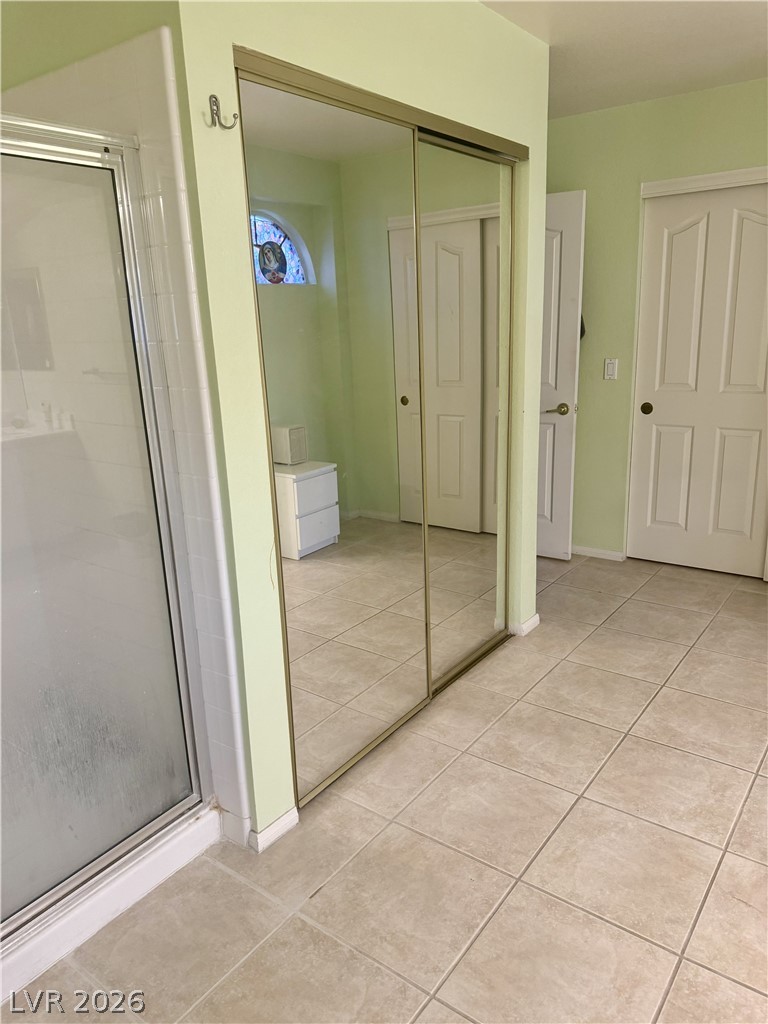 Photo 18 of 43, 8609 W Gilmore Avenue