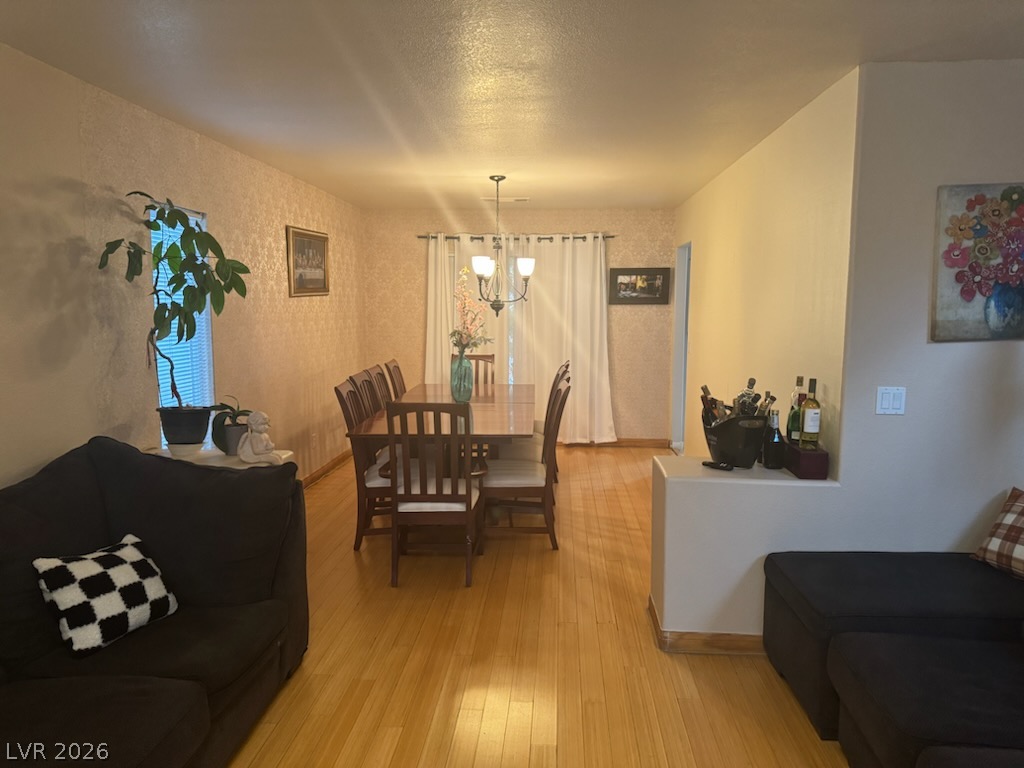 Photo 7 of 43, 8609 W Gilmore Avenue