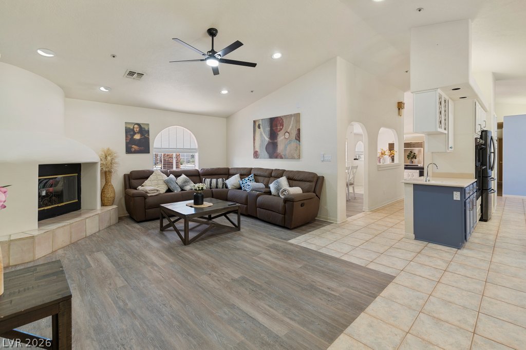 Photo 9 of 41, 7110 La Cienega Street