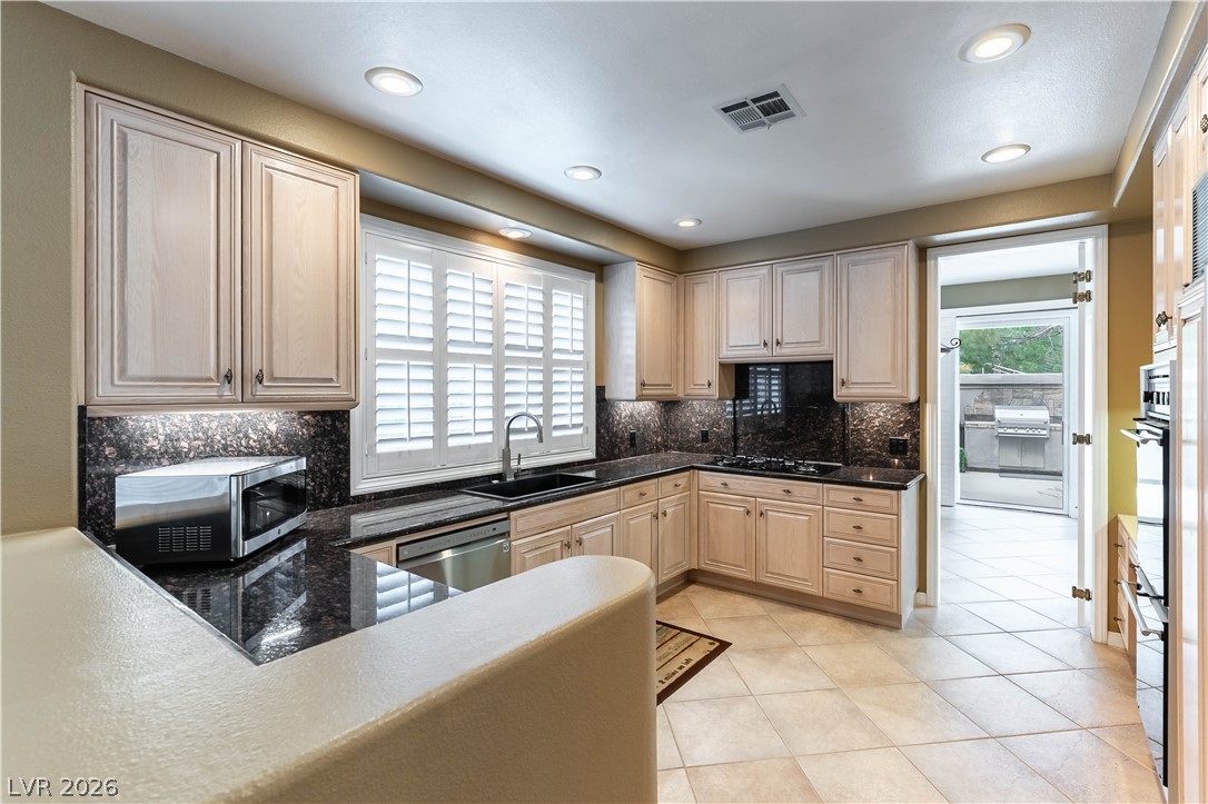 Photo 6 of 25, 8240 Horseshoe Bend Lane