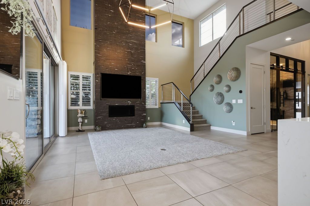 Photo 7 of 82, 308 Gandara Street