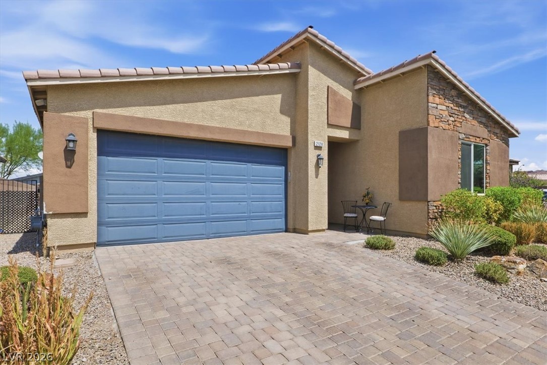 Photo 2 of 2128 Del Aqua Avenue