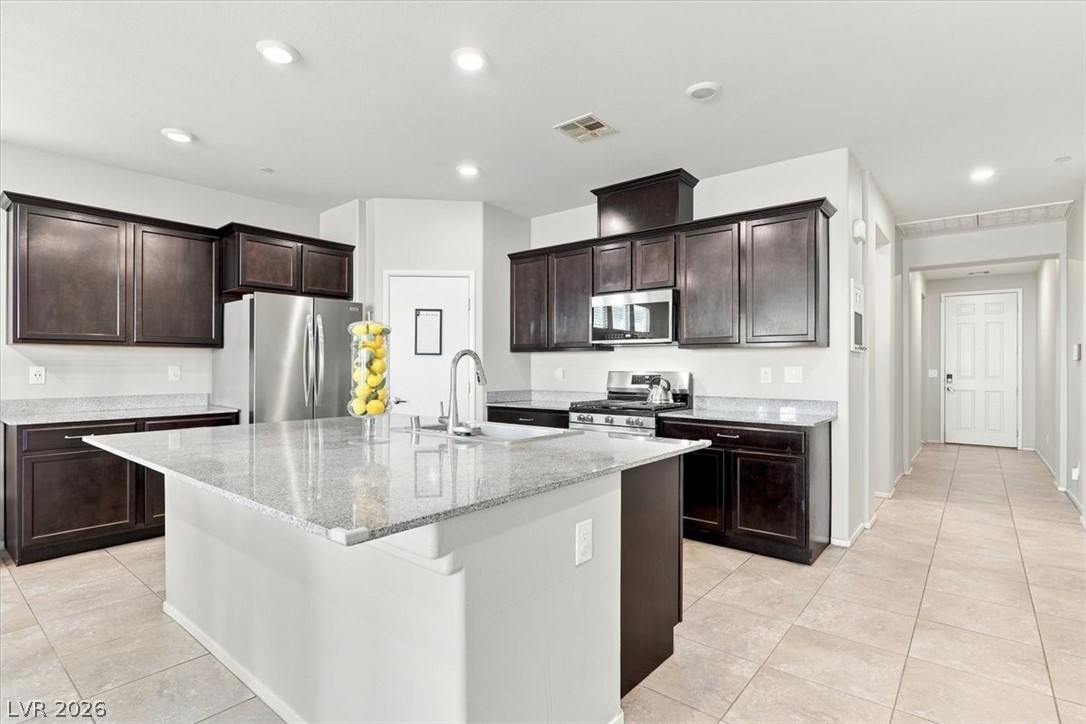 Photo 19 of 32, 2128 Del Aqua Avenue