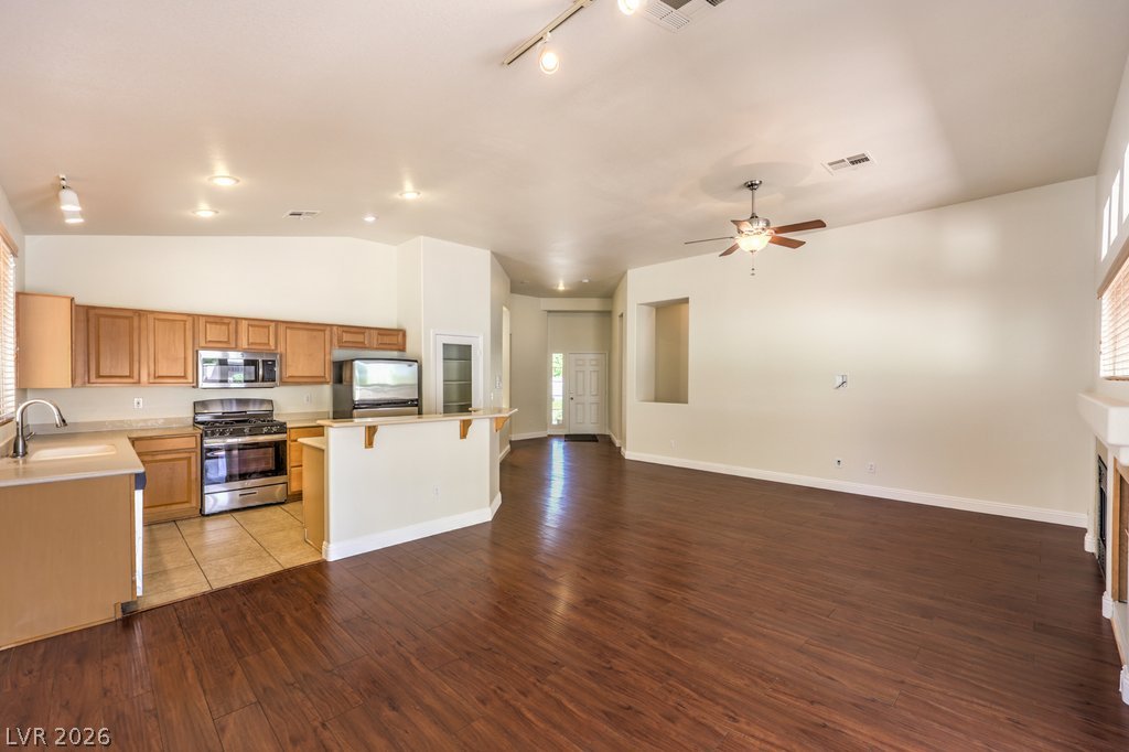 Photo 13 of 39, 3034 Paseo Hills Way