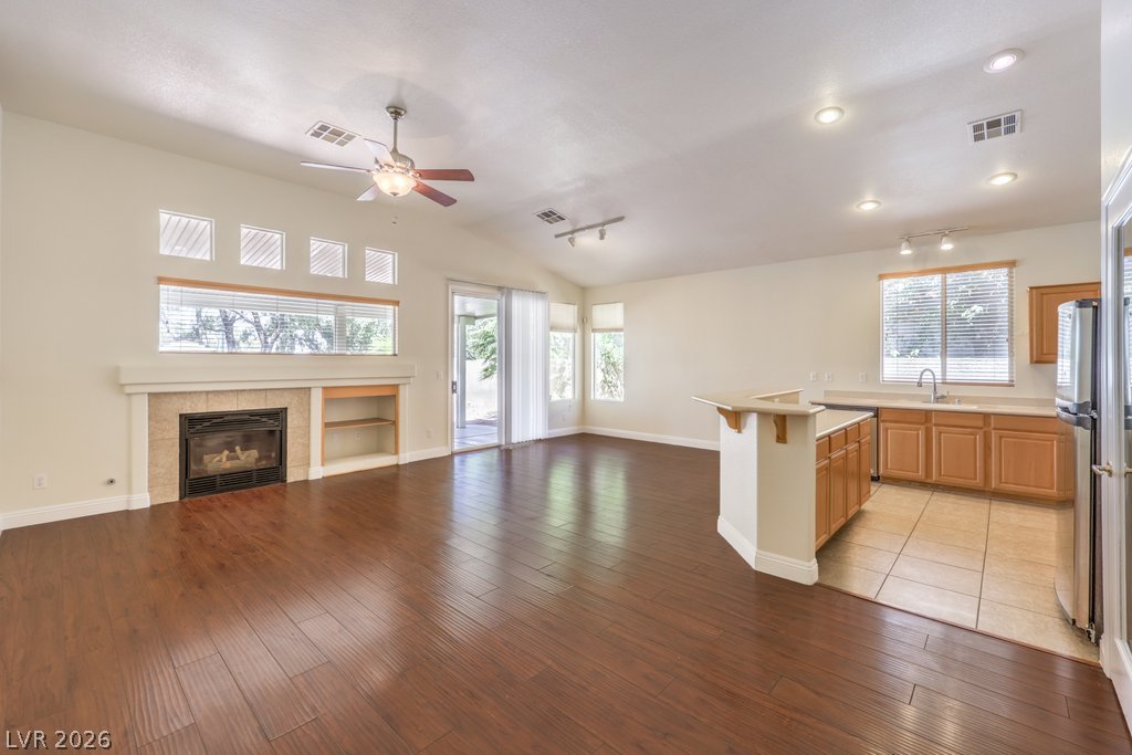 Photo 7 of 39, 3034 Paseo Hills Way