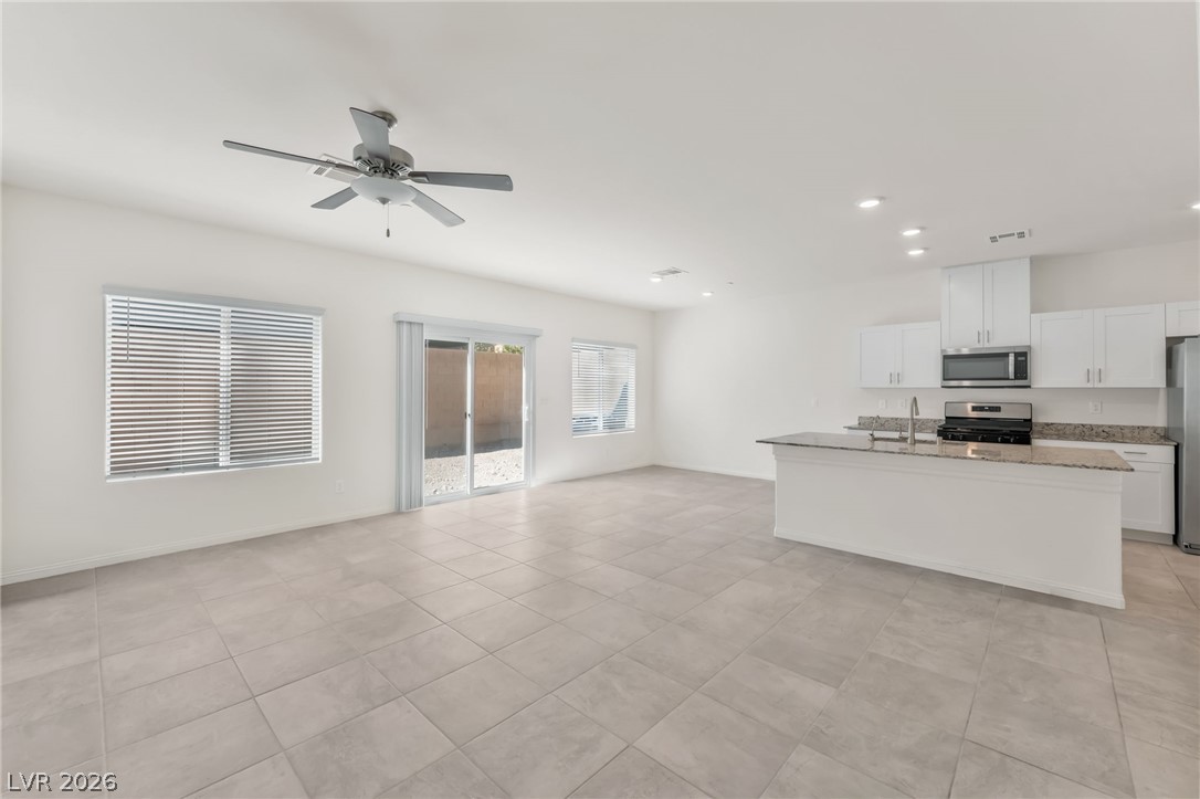 Photo 4 of 10963 Cheshire Woods Avenue