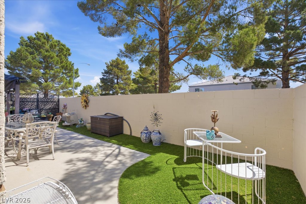 Photo 17 of 36, 428 Wonderstone Drive #0
