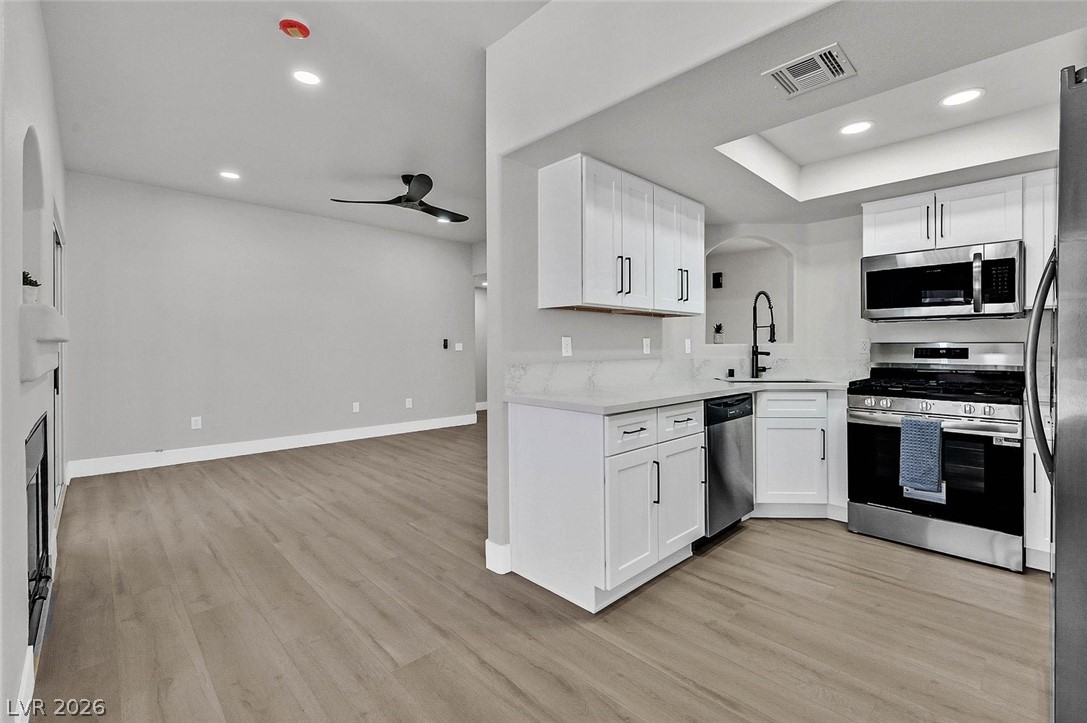Photo 12 of 26, 1610 Sandecker Court #104