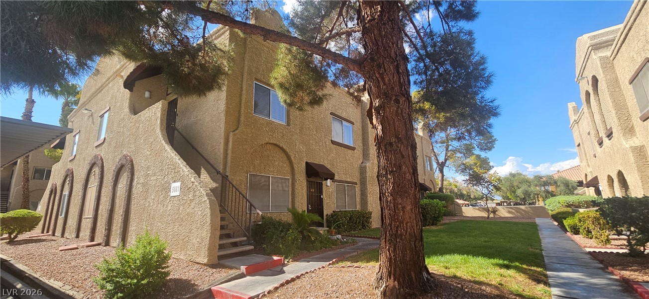 5081 Pioneer Avenue #204, Las Vegas 89146