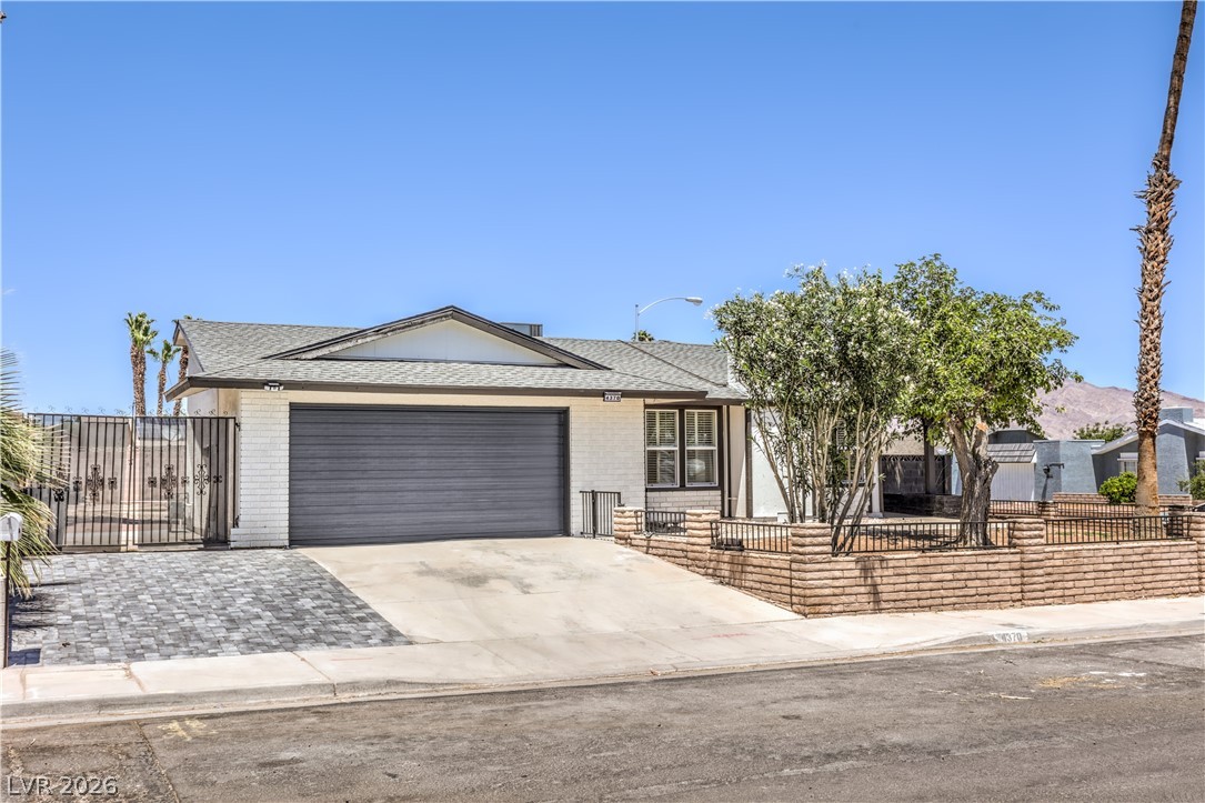 Photo 2 of 4370 Lariat Drive