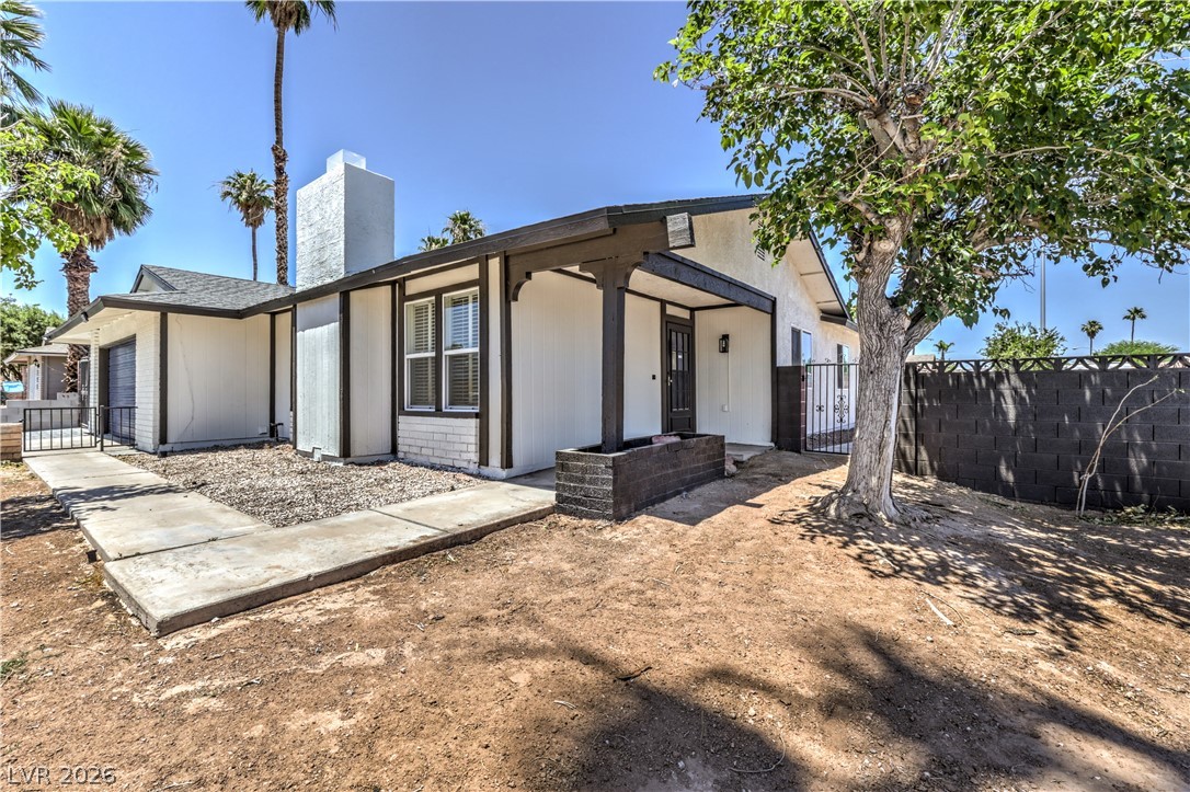 Photo 3 of 4370 Lariat Drive