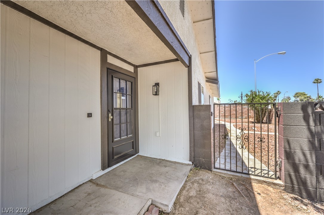 Photo 4 of 4370 Lariat Drive