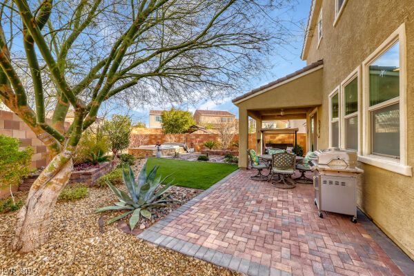 Photo 15 of 40, 492 Norcia Place