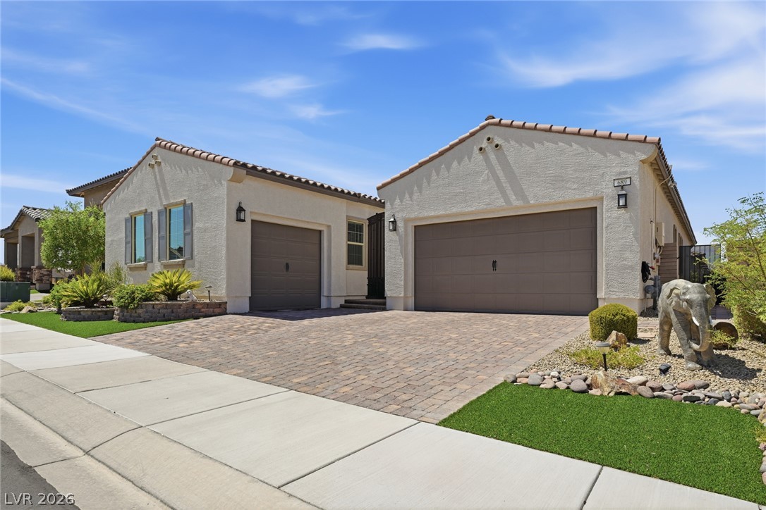 689 Corelli Cove Street, Henderson 89011