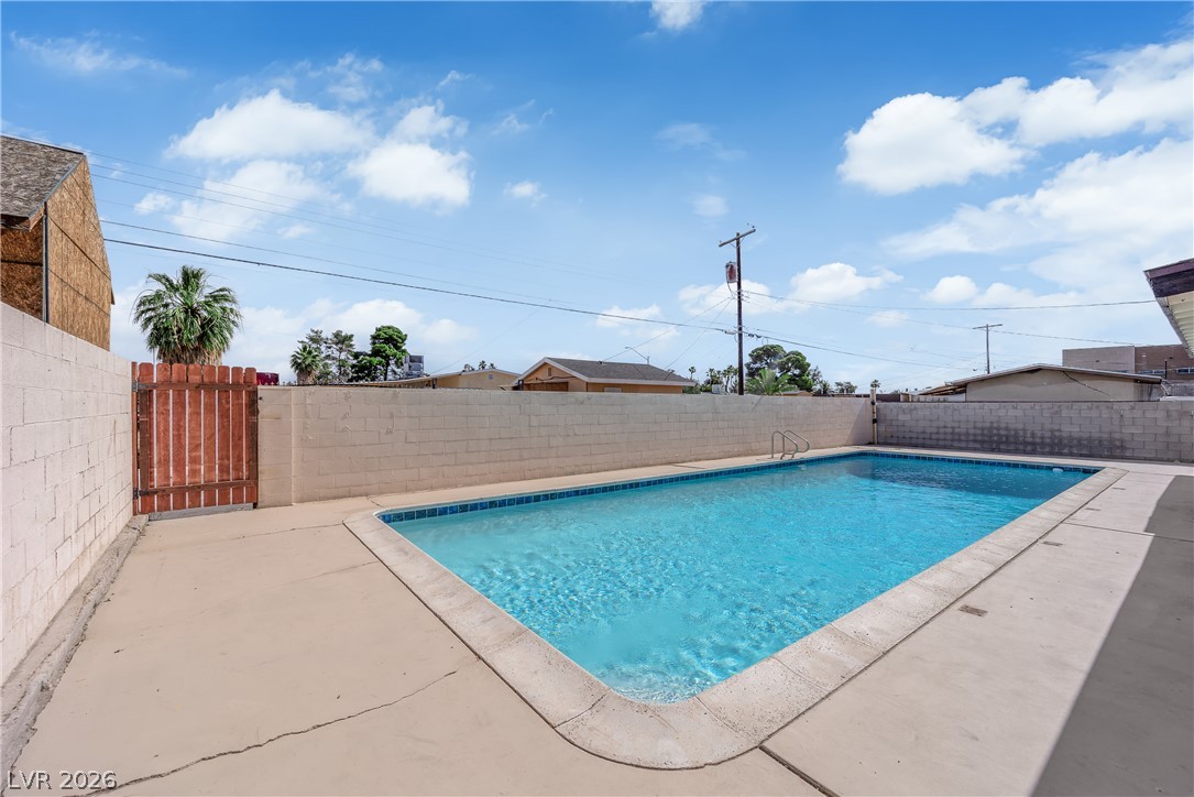 Photo 31 of 34, 4112 Las Lomas Avenue