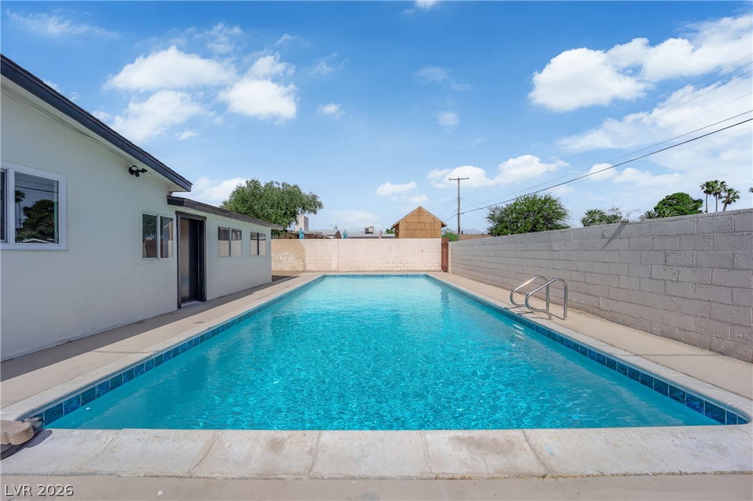 Photo 33 of 34, 4112 Las Lomas Avenue