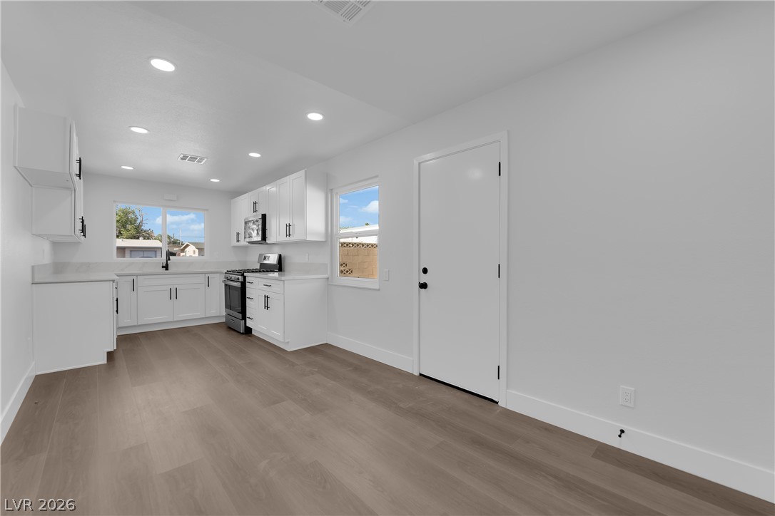 Photo 11 of 34, 4112 Las Lomas Avenue