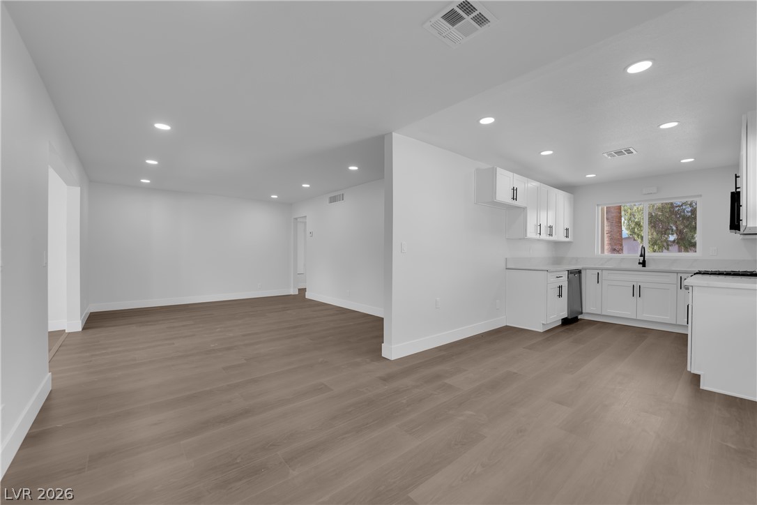 Photo 12 of 34, 4112 Las Lomas Avenue