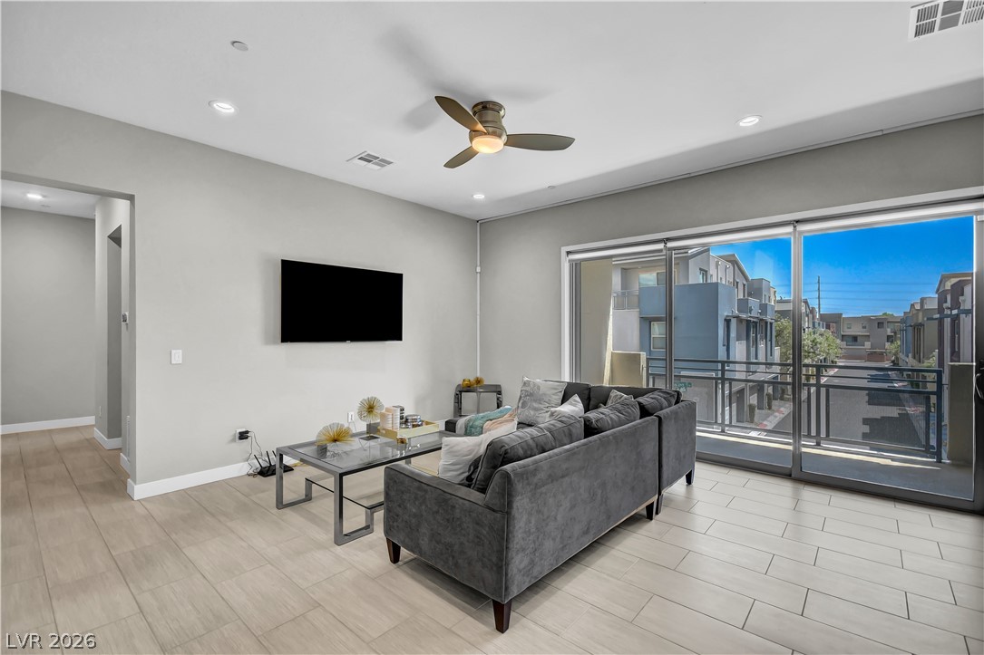 Photo 6 of 38, 1253 Cloud Tower Street #102