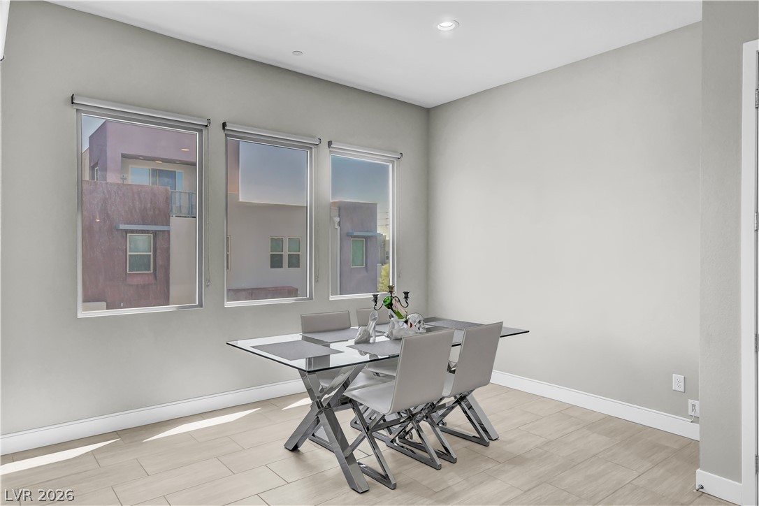 Photo 11 of 38, 1253 Cloud Tower Street #102