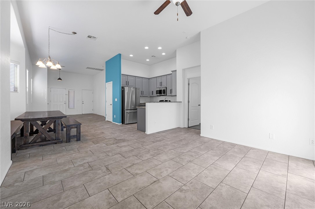 Photo 2 of 700 Bridgeford Court