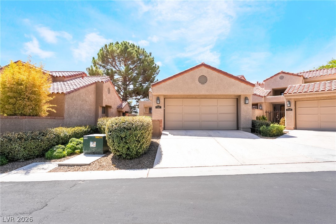 7307 Mission Hills Drive, Las Vegas 89113