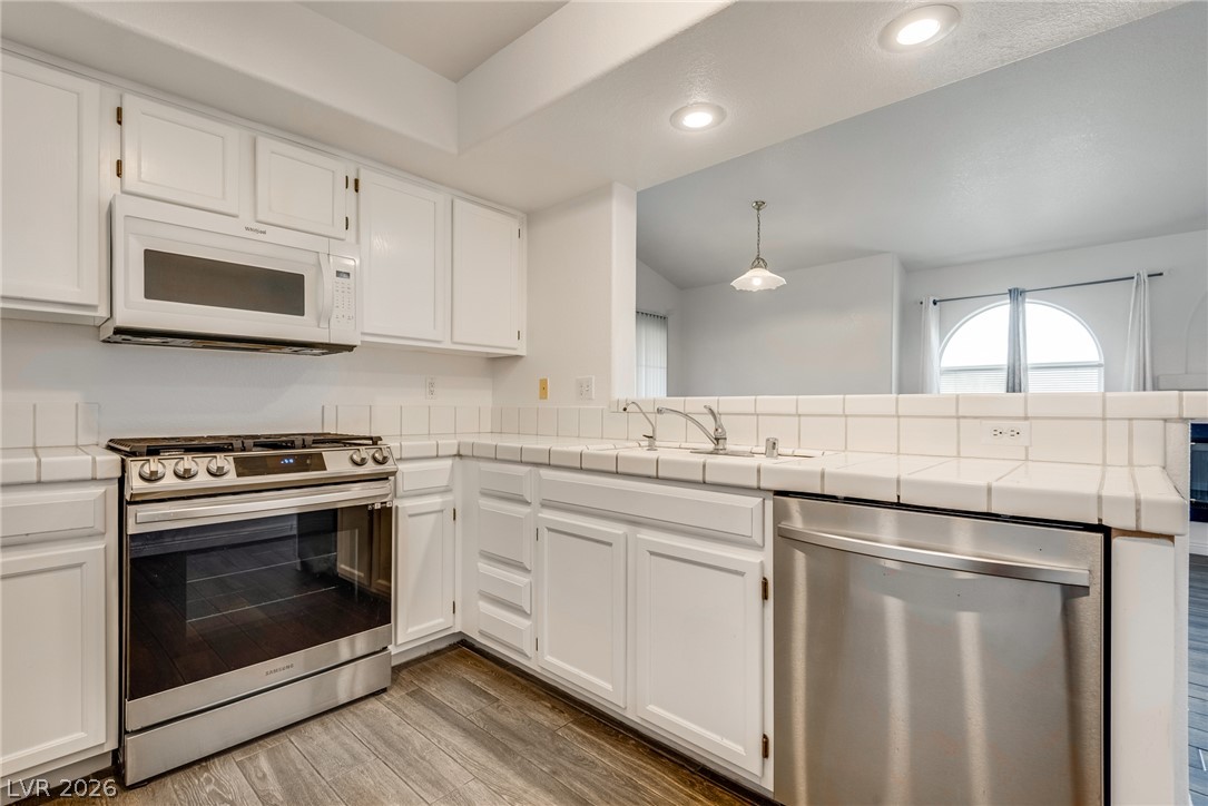 Photo 9 of 26, 7950 W Flamingo Road #2052