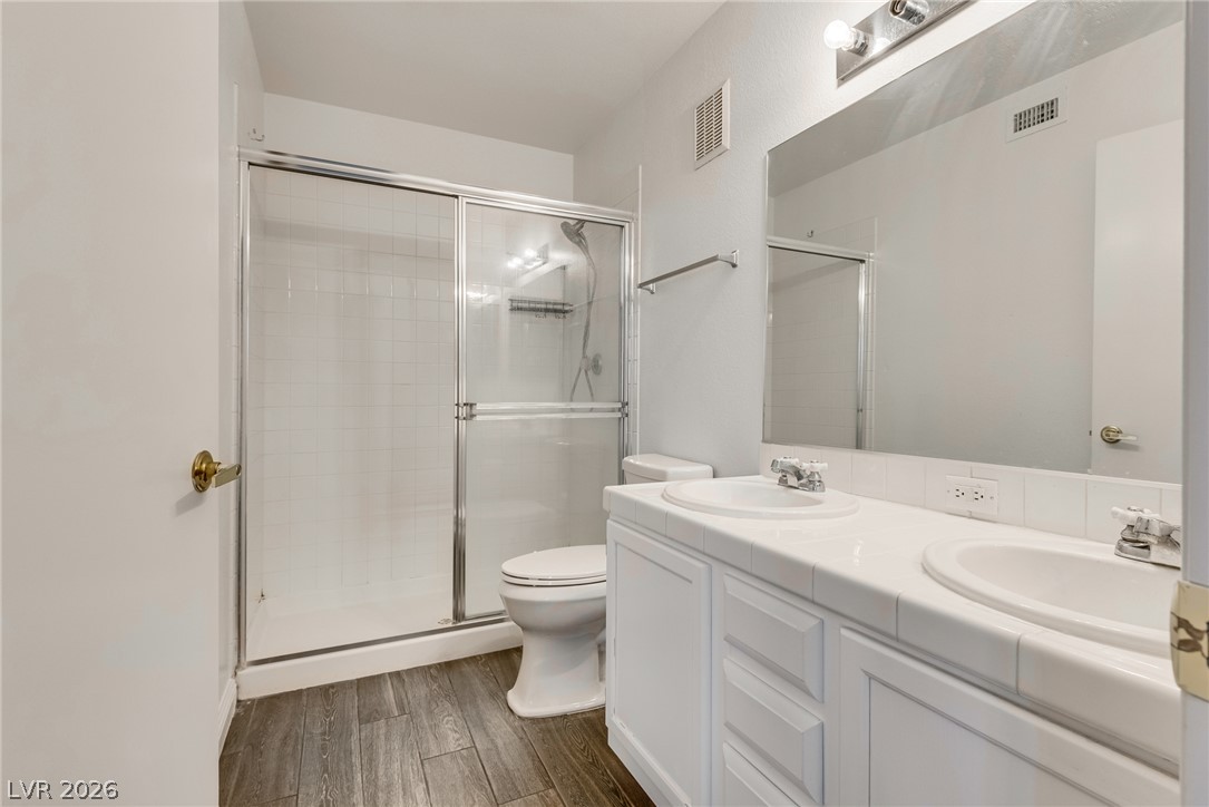 Photo 14 of 26, 7950 W Flamingo Road #2052