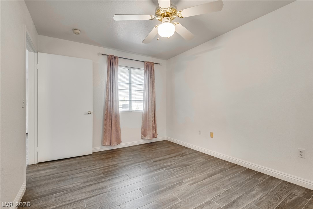 Photo 18 of 26, 7950 W Flamingo Road #2052
