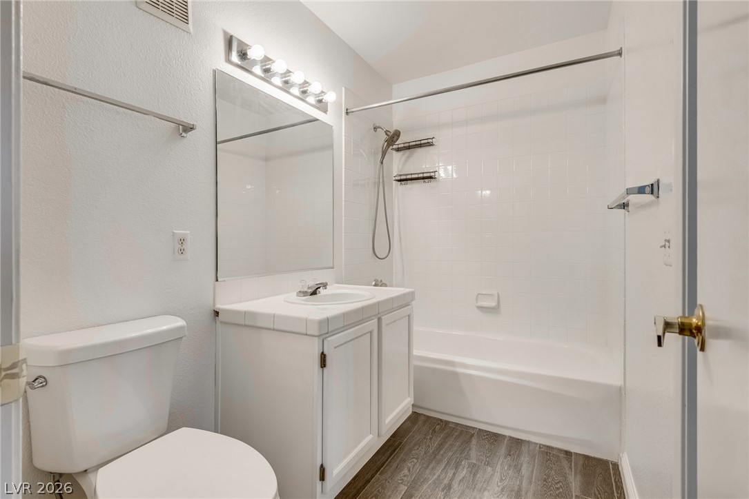 Photo 19 of 26, 7950 W Flamingo Road #2052