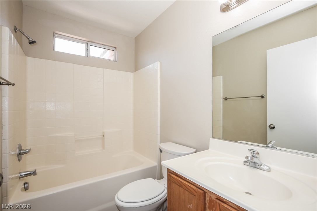Photo 11 of 22, 2617 Los Palos Street